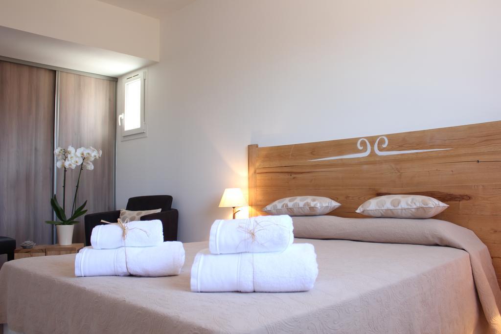 Villas Cala Corsa - 3 Et 4 Chambres - Cala Rossa Porto-Vecchio - Villas Entierement Climatisees Avec Piscine Chauffee Partagee Et Piscines Privees - Internet Gratuit Buitenkant foto